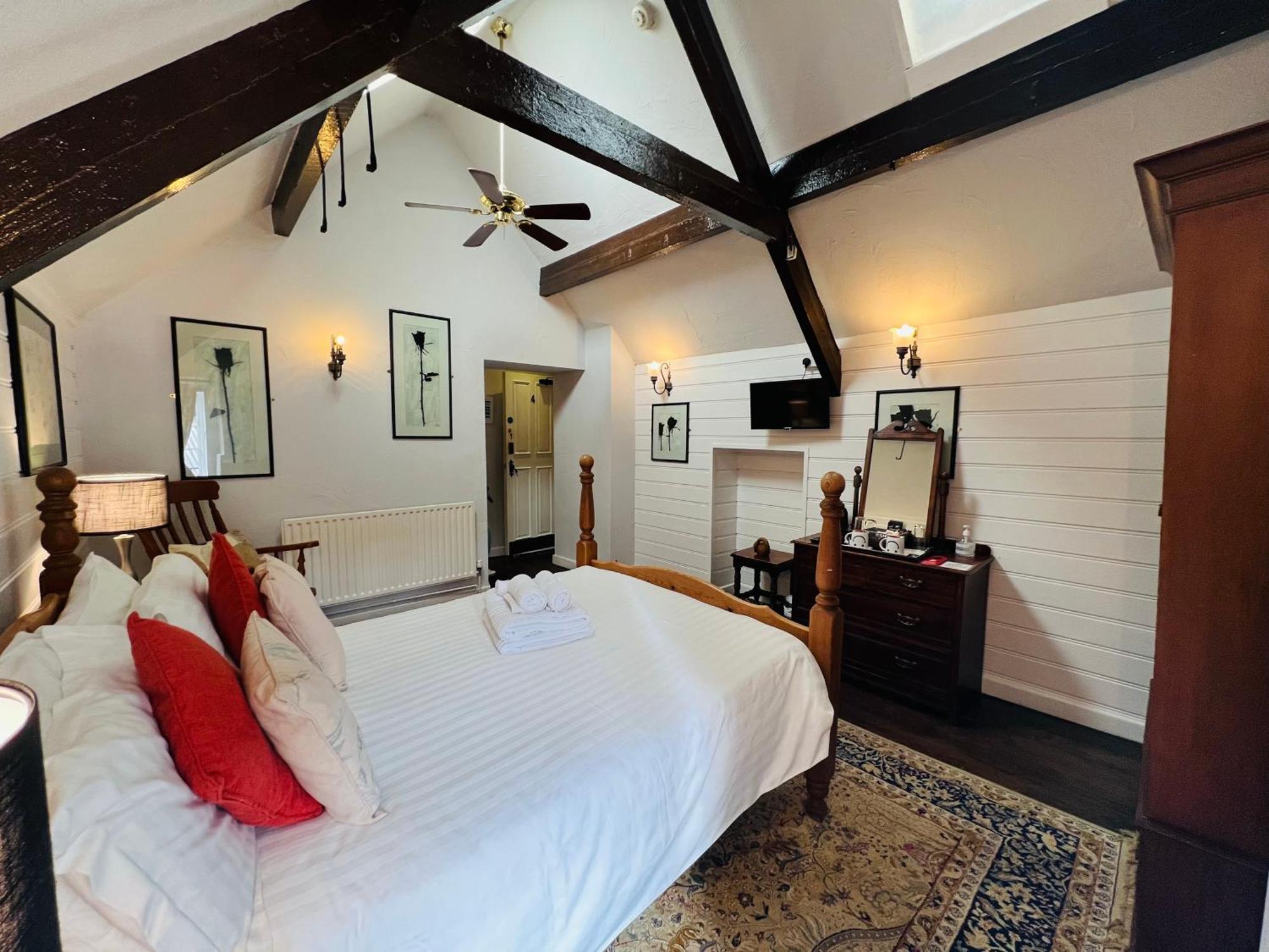Peak Hotel Castleton Castleton  Ngoại thất bức ảnh