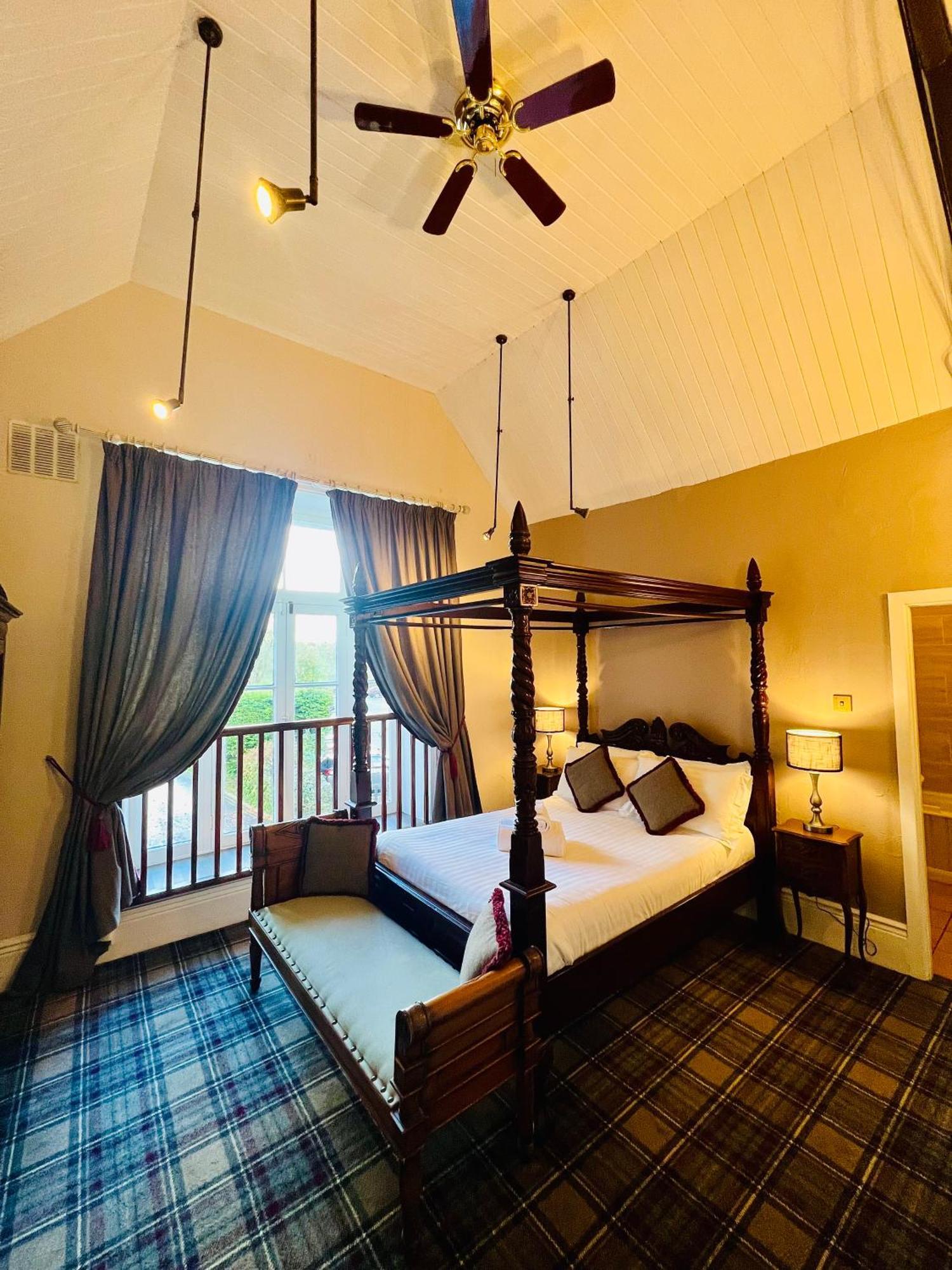 Peak Hotel Castleton Castleton  Ngoại thất bức ảnh