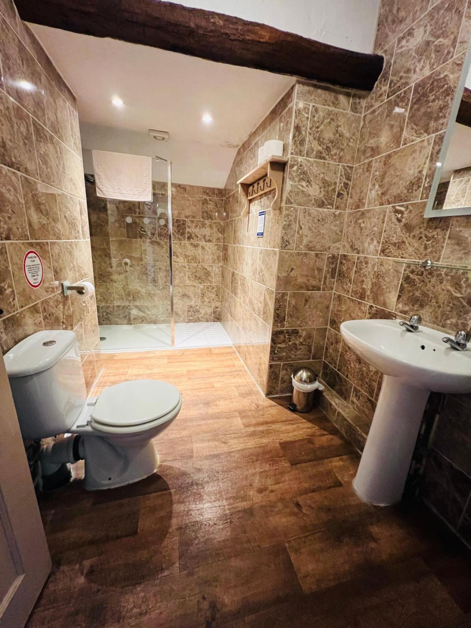 Peak Hotel Castleton Castleton  Ngoại thất bức ảnh